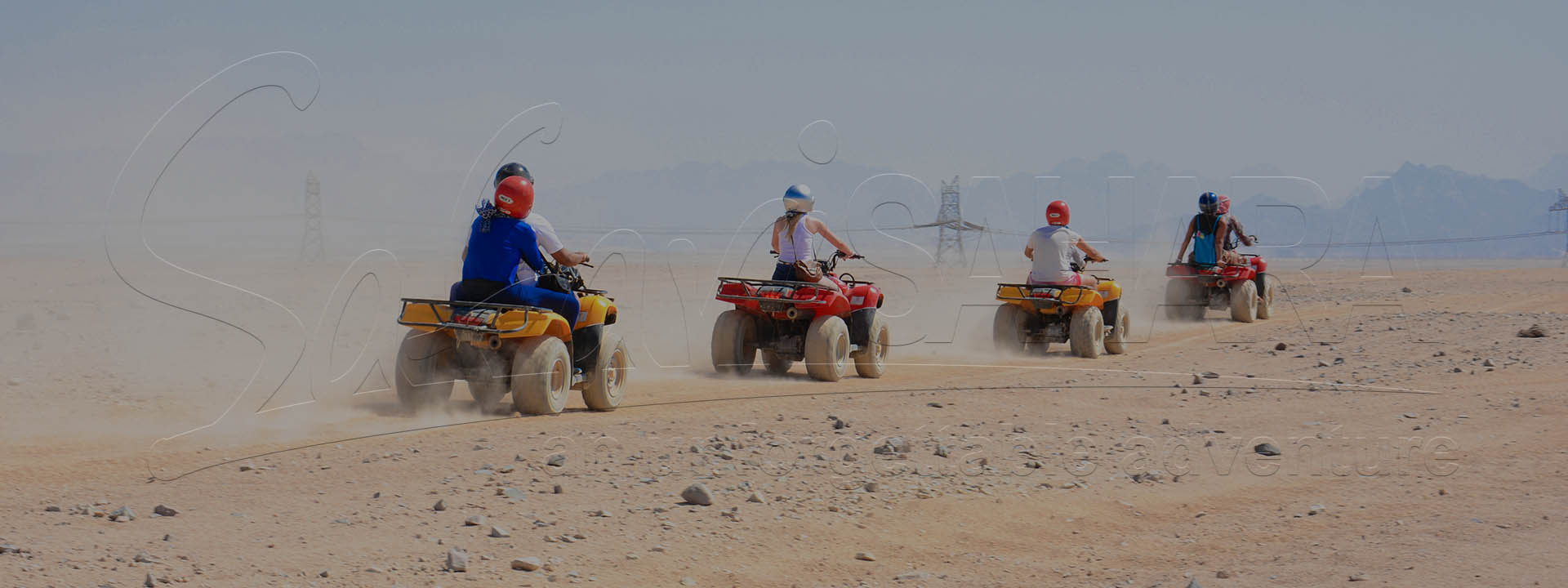 Excursión de safari por el desierto al atardecer de Hurghada en quad