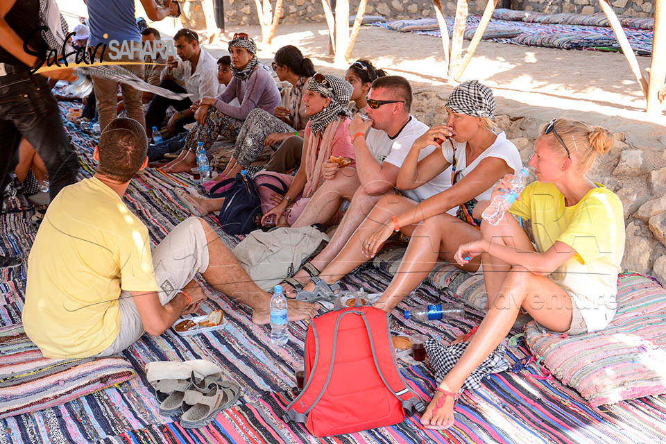 Aventura privada en jeep al parque Sahara Hurghada