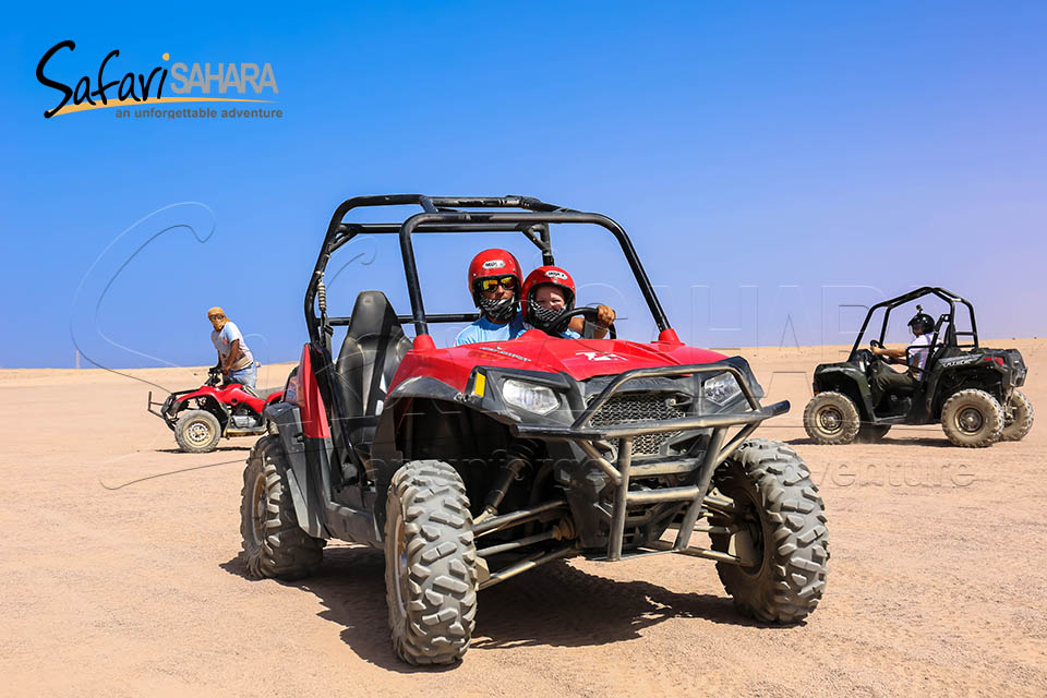 Paseo al atardecer en buggy Polaris RZR en el desierto de Sharm