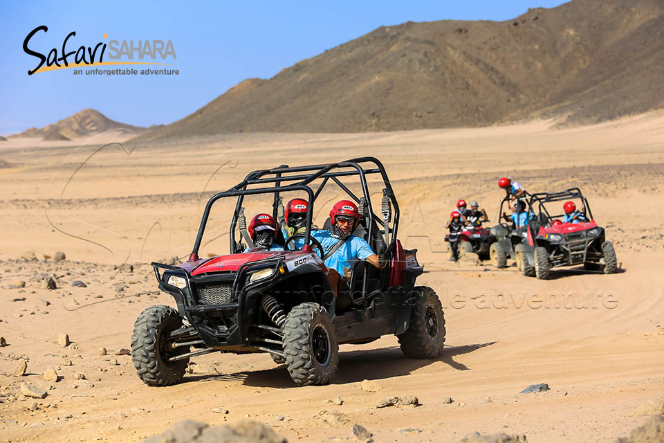 Paseo al atardecer en buggy Polaris RZR en el desierto de Sharm