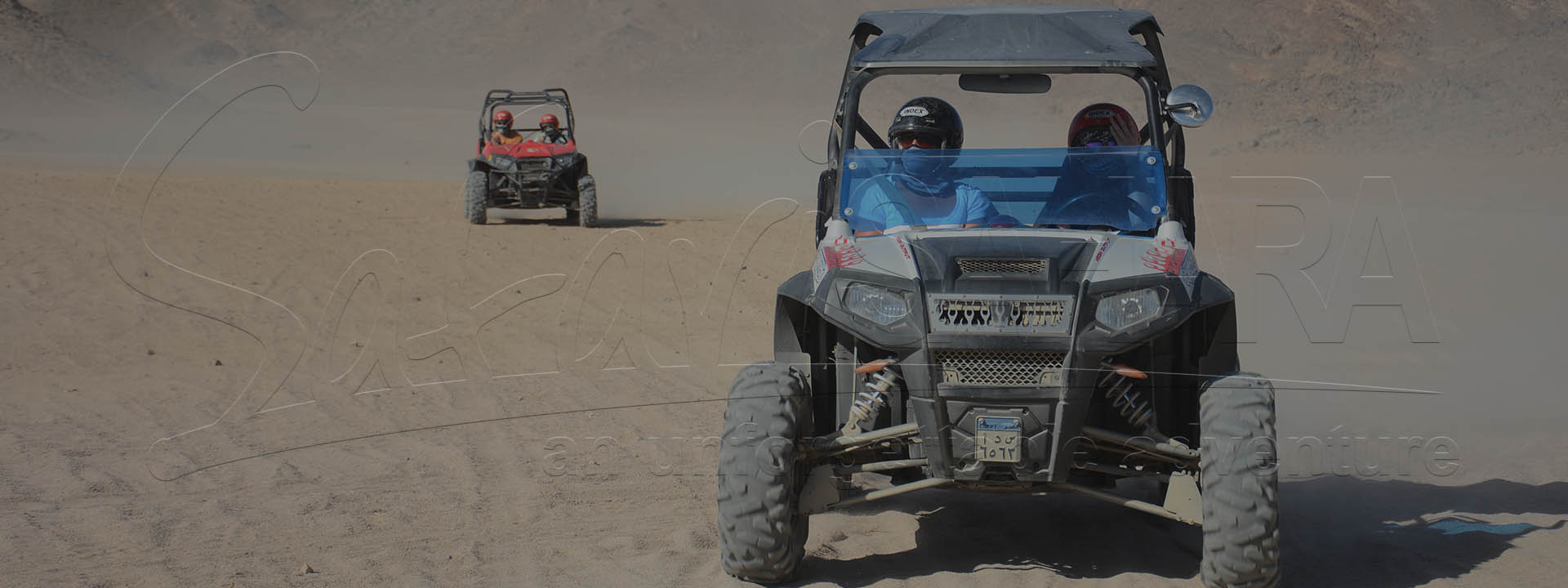 Paseo al atardecer en buggy Polaris RZR en el desierto de Sharm